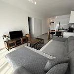 Caesar & & Spacious Apartment Avgorou