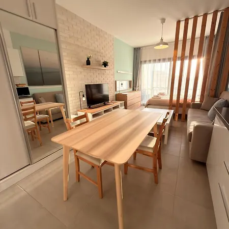 Caesar & & Spacious Lejlighed Avgorou